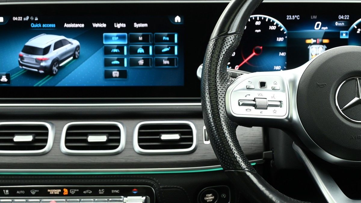 Mercedes-Benz GLE Image 15
