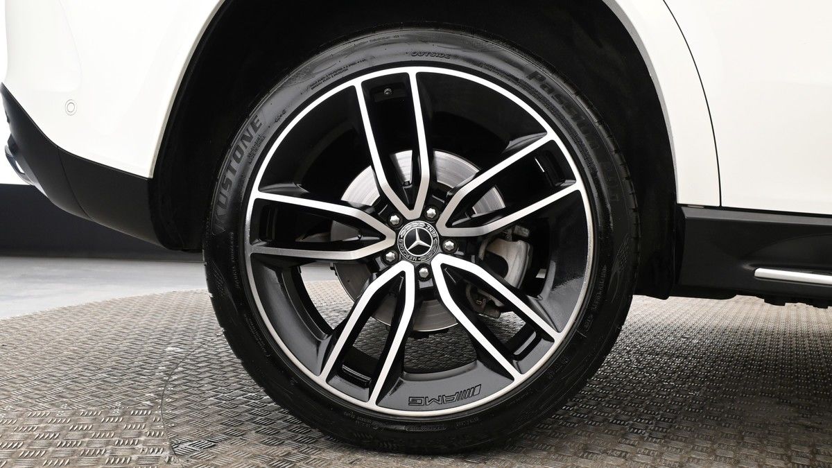 Mercedes-Benz GLE Image 9