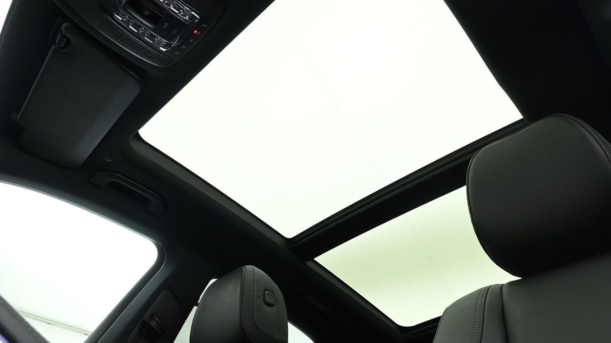 Mercedes-Benz GLE Image 2