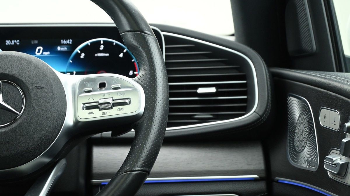 Mercedes-Benz GLE Image 16
