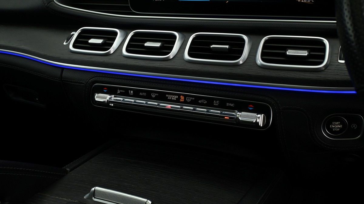 Mercedes-Benz GLE Image 12