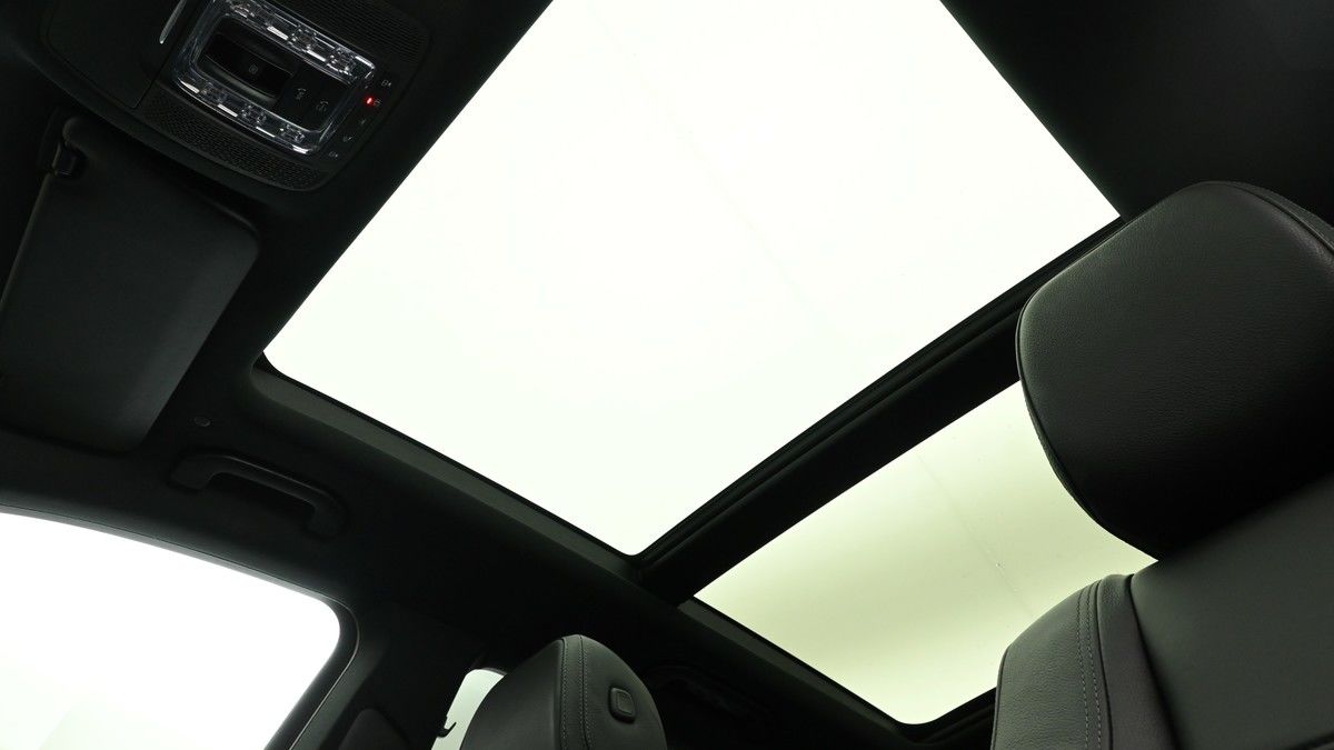 Mercedes-Benz GLE Image 2
