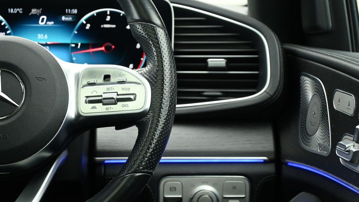 Mercedes-Benz GLE Image 16