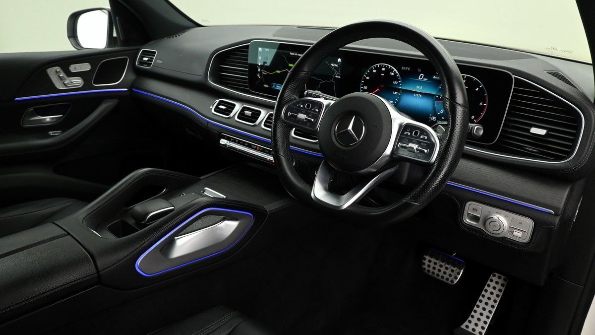 Mercedes-Benz GLE Image 2