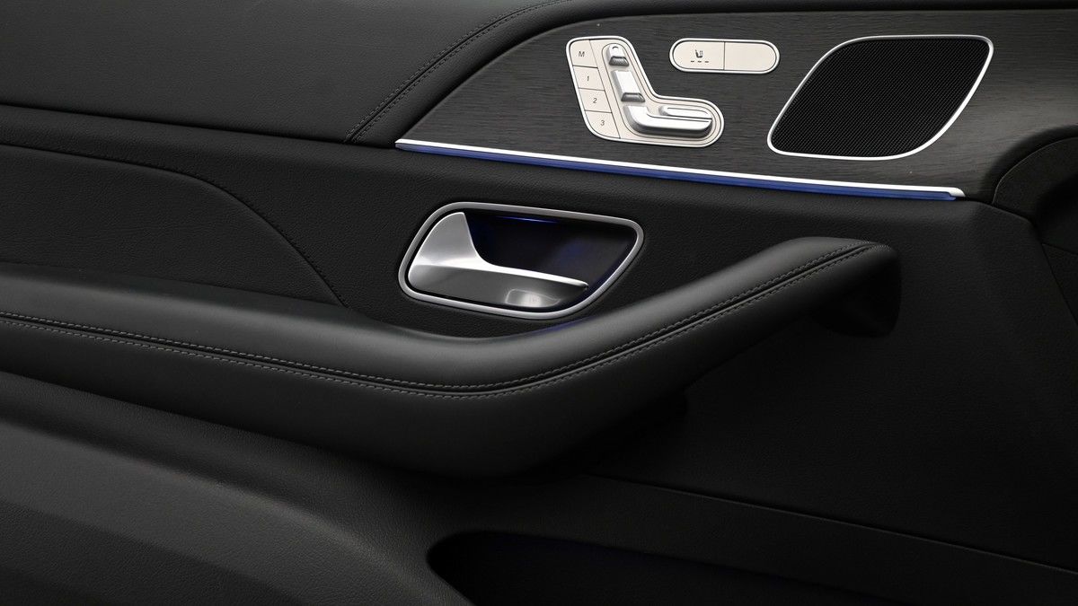 Mercedes-Benz GLE Image 12