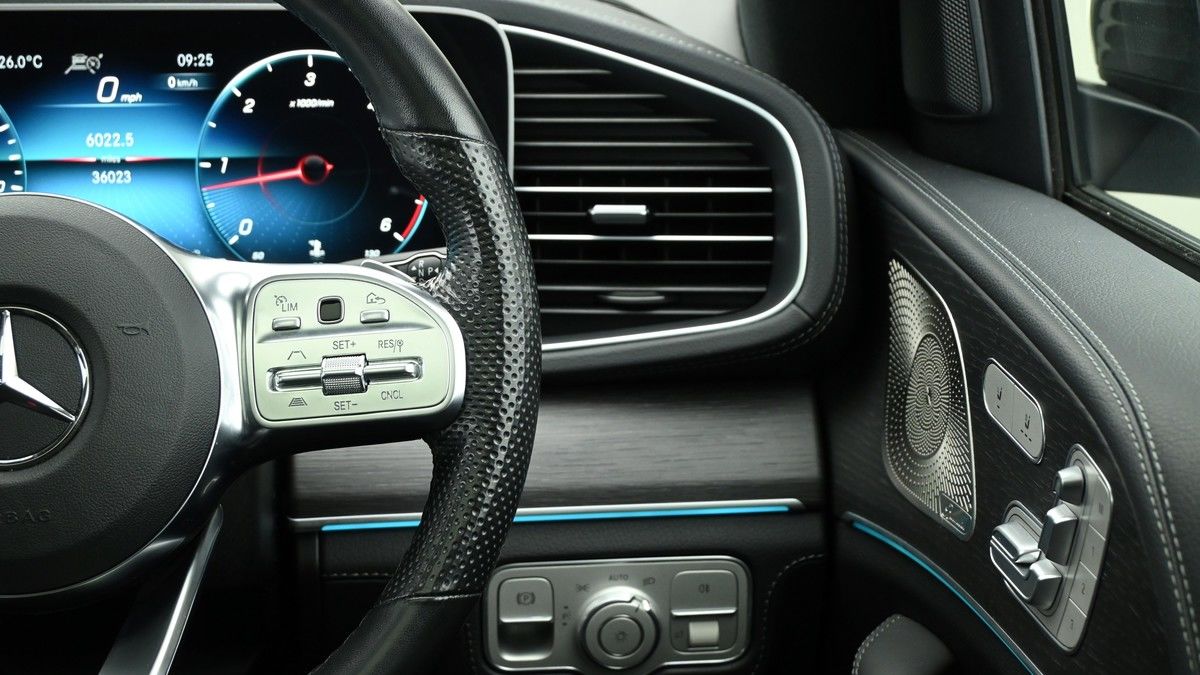 Mercedes-Benz GLE Image 16