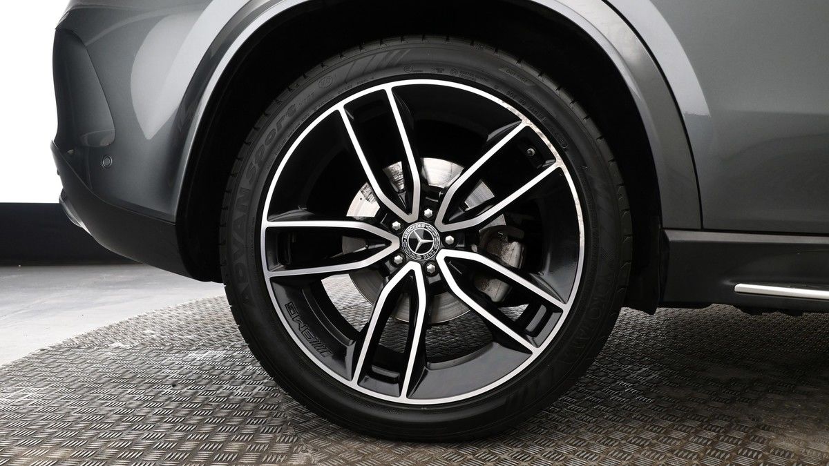 Mercedes-Benz GLE Image 9