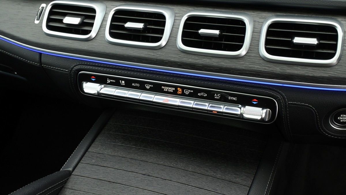 Mercedes-Benz GLE Image 12