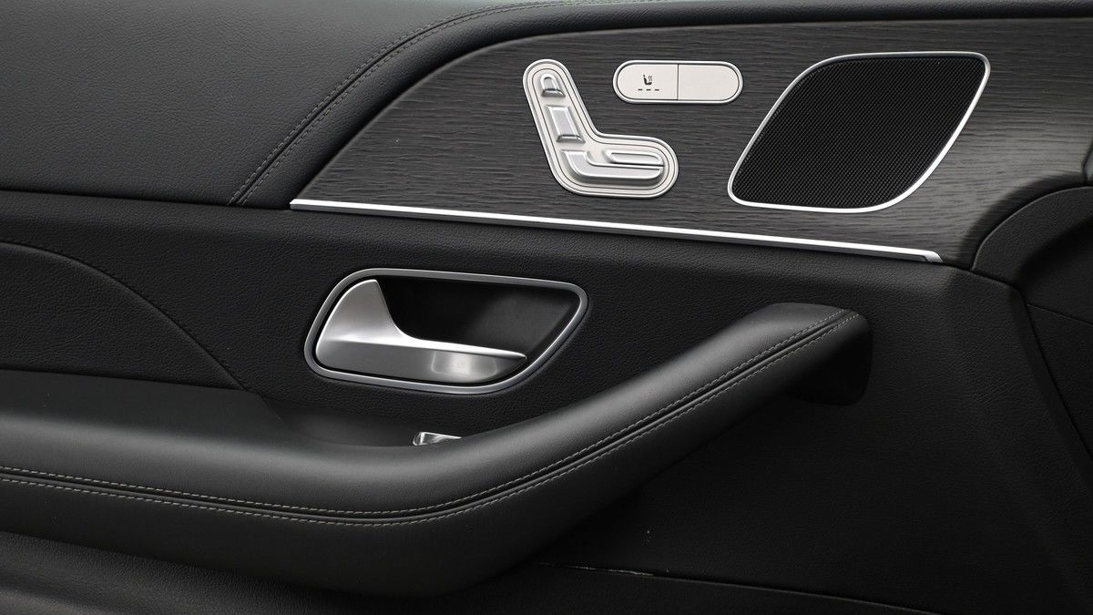 Mercedes-Benz GLE Image 13