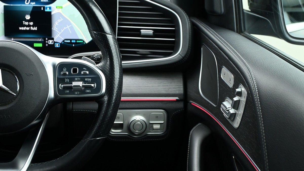 Mercedes-Benz GLE Image 16