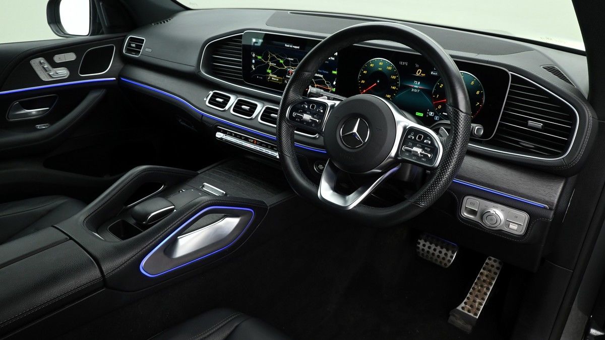 Mercedes-Benz GLE Image 2