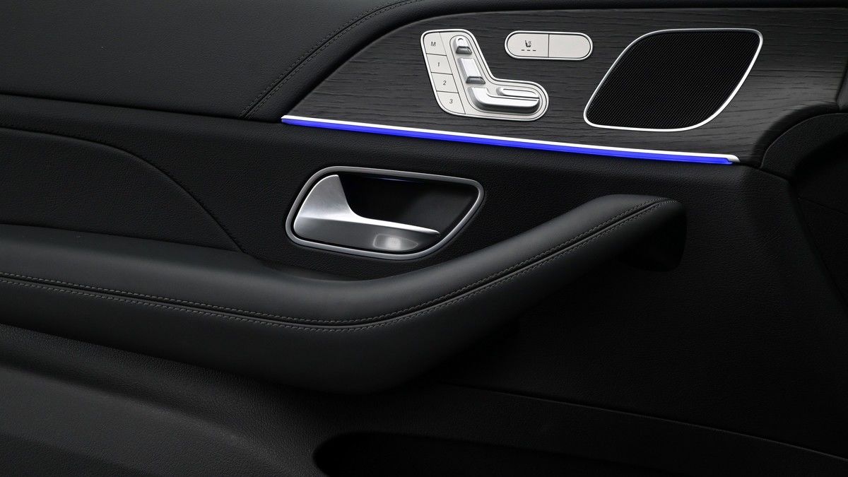 Mercedes-Benz GLE Image 12
