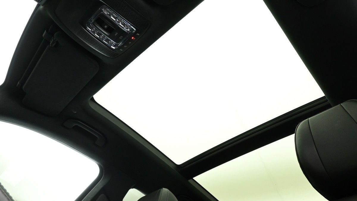 Mercedes-Benz GLE Image 2