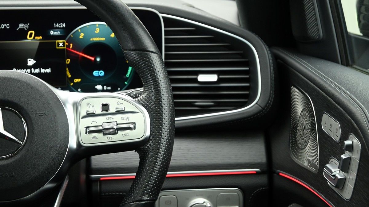 Mercedes-Benz GLE Image 16