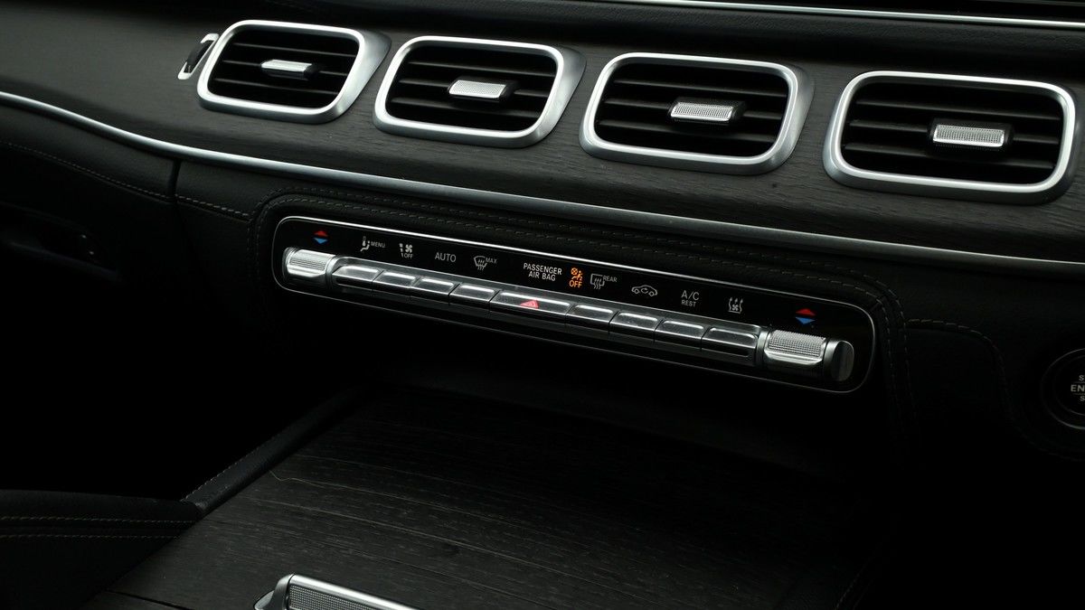 Mercedes-Benz GLE Image 12