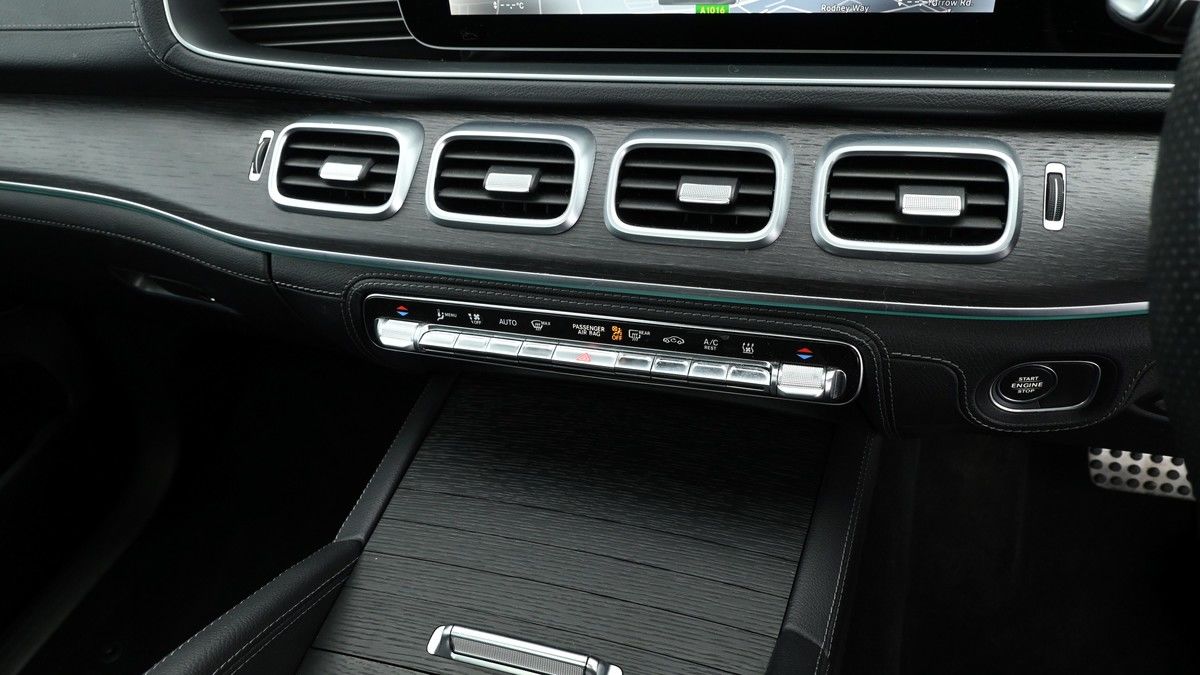 Mercedes-Benz GLE Image 12
