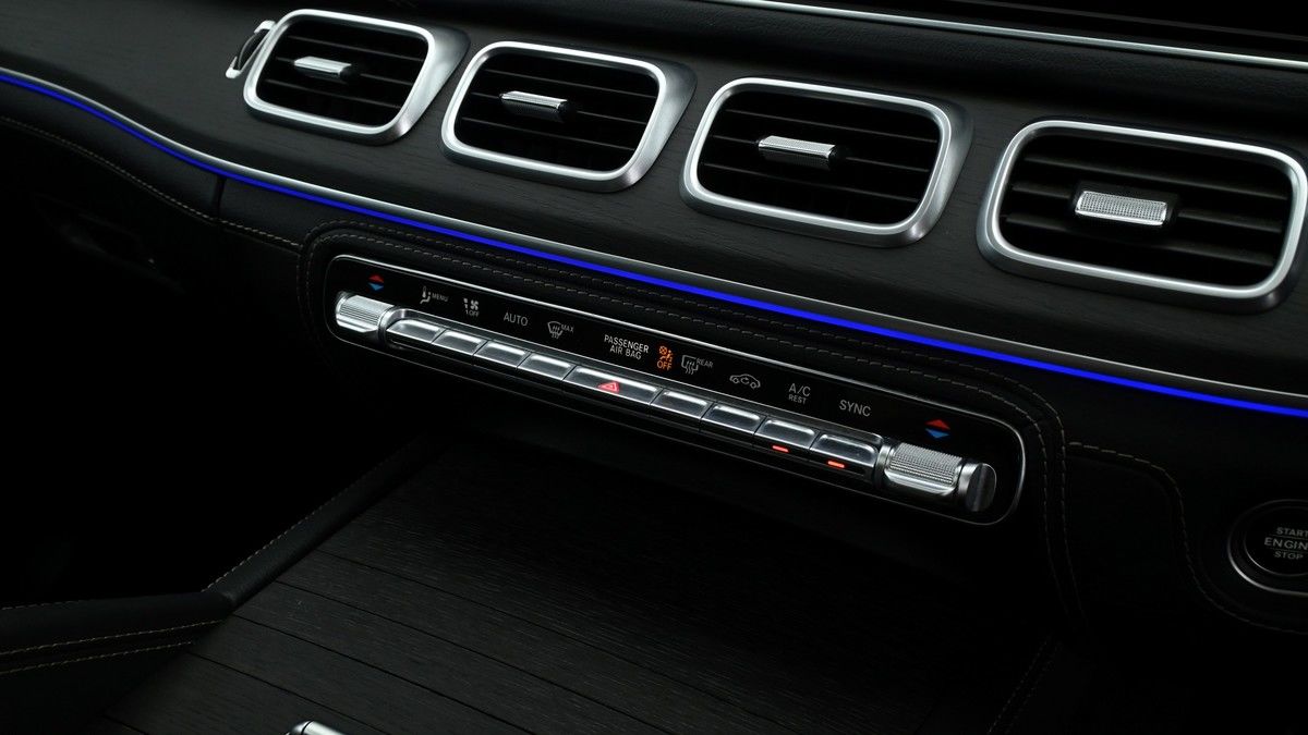 Mercedes-Benz GLE Image 12