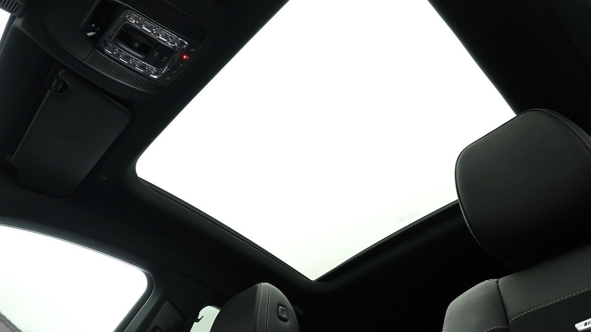 Mercedes-Benz GLE Image 2