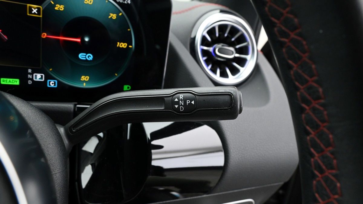 Mercedes-Benz EQA Image 2