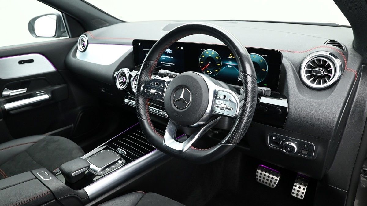 Mercedes-Benz EQA Image 3