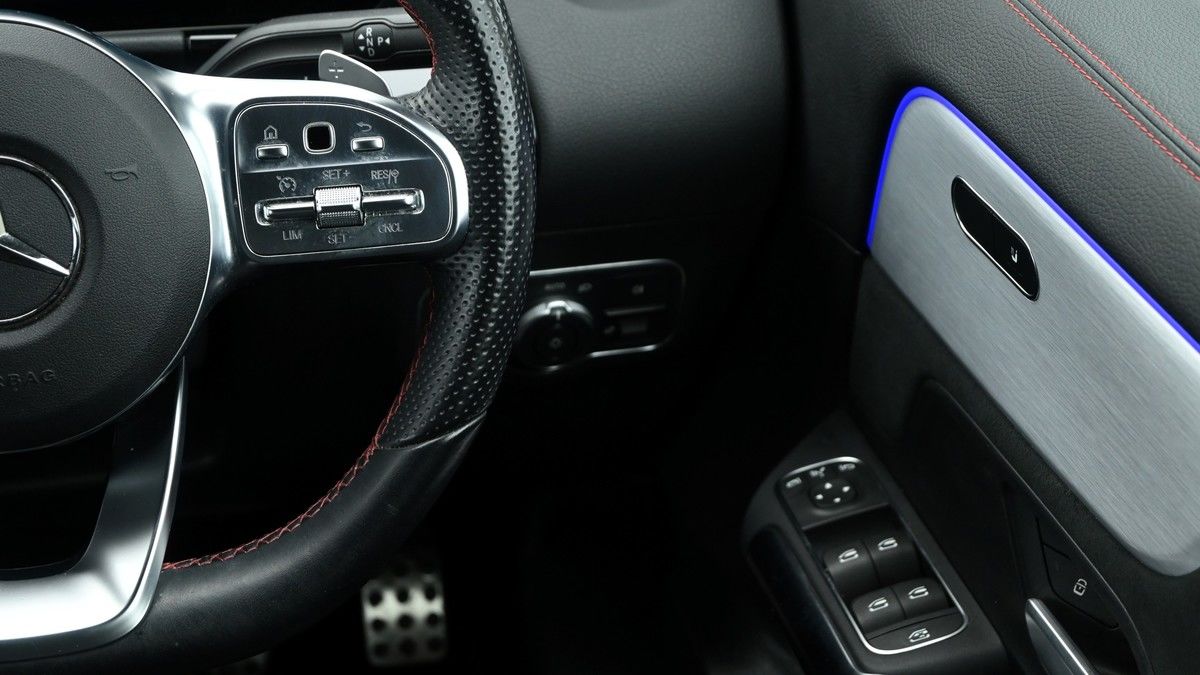 Mercedes-Benz EQA Image 16