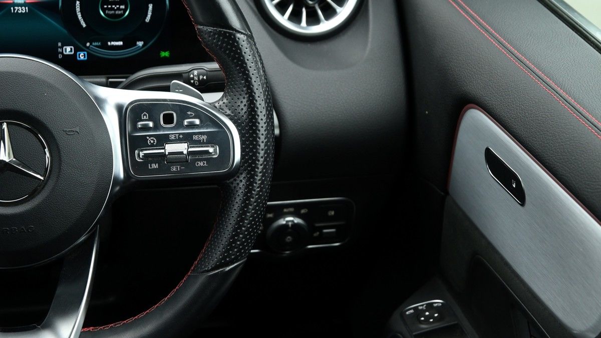 Mercedes-Benz EQA Image 16