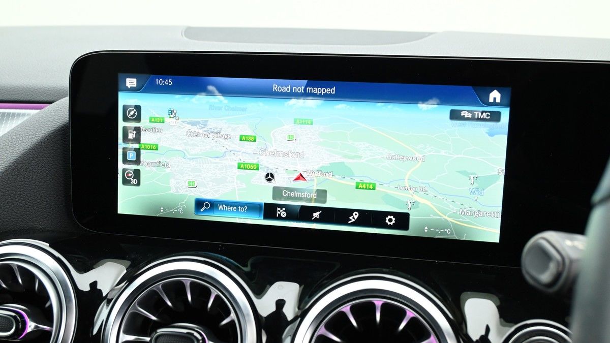 Mercedes-Benz EQA Image 11