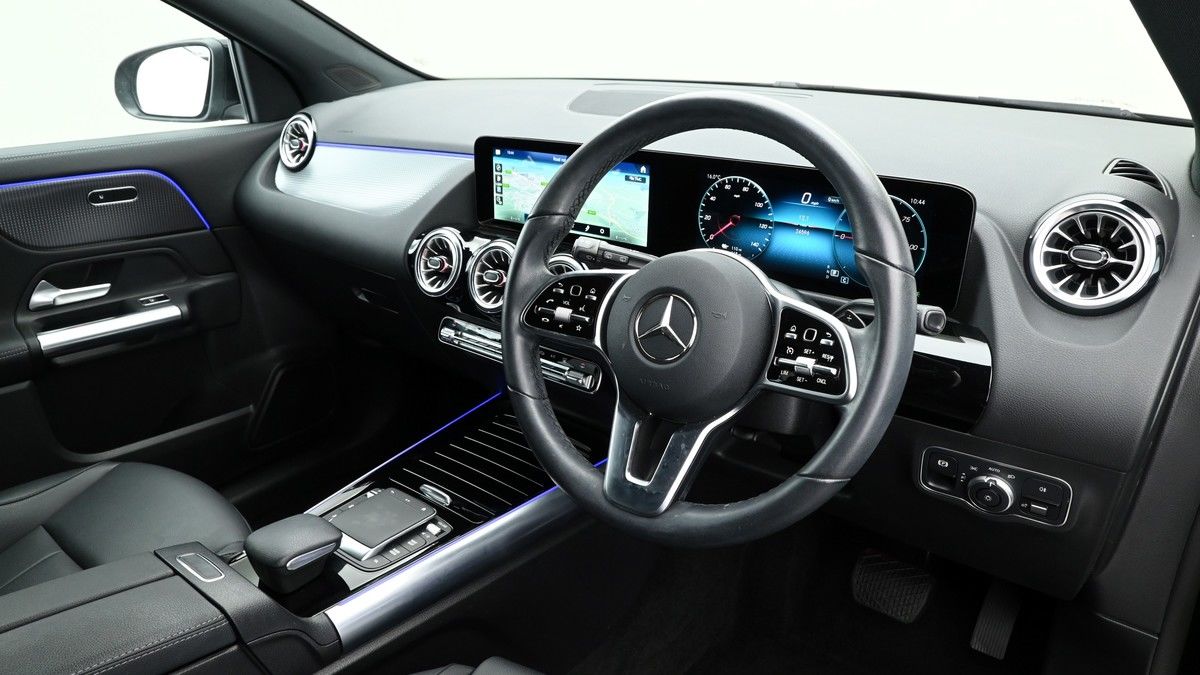 Mercedes-Benz EQA Image 3