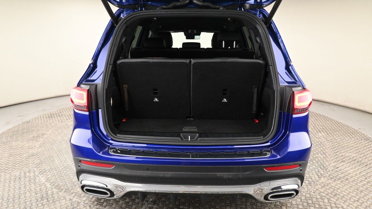 Mercedes-Benz GLB Image 10