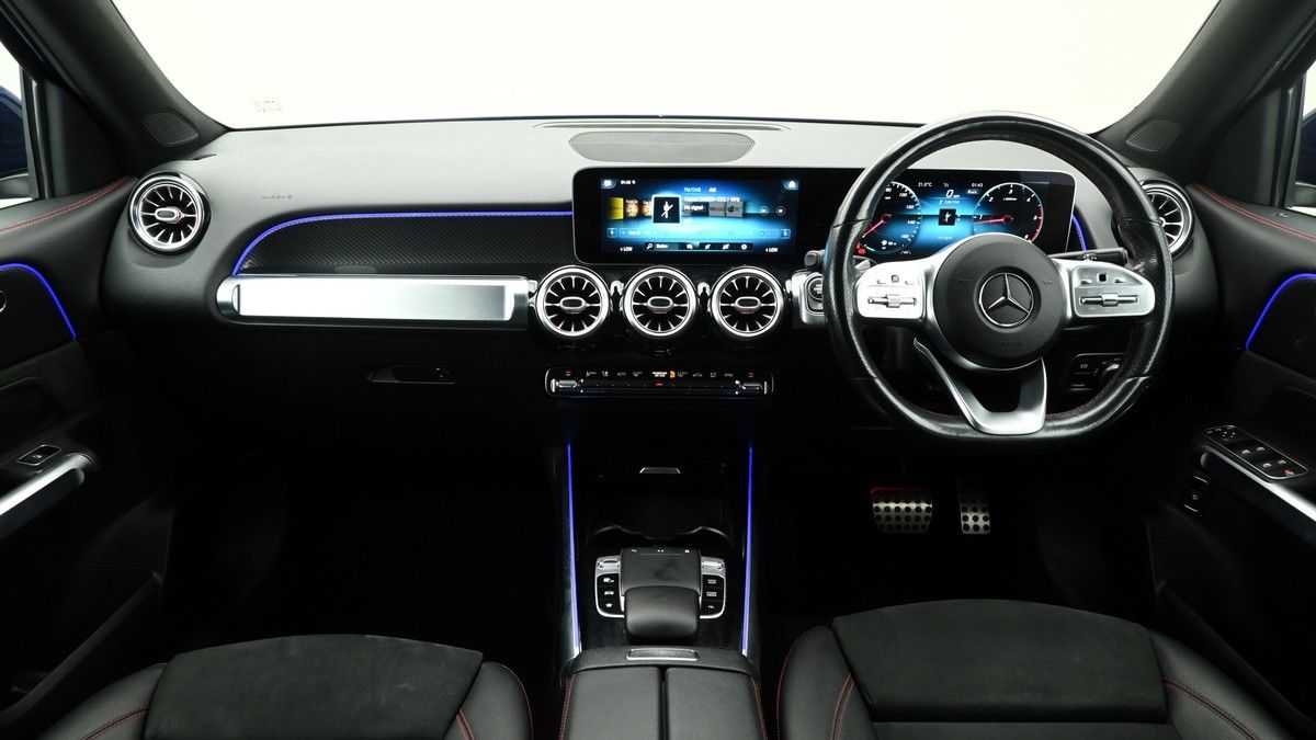 Mercedes-Benz GLB Image 14