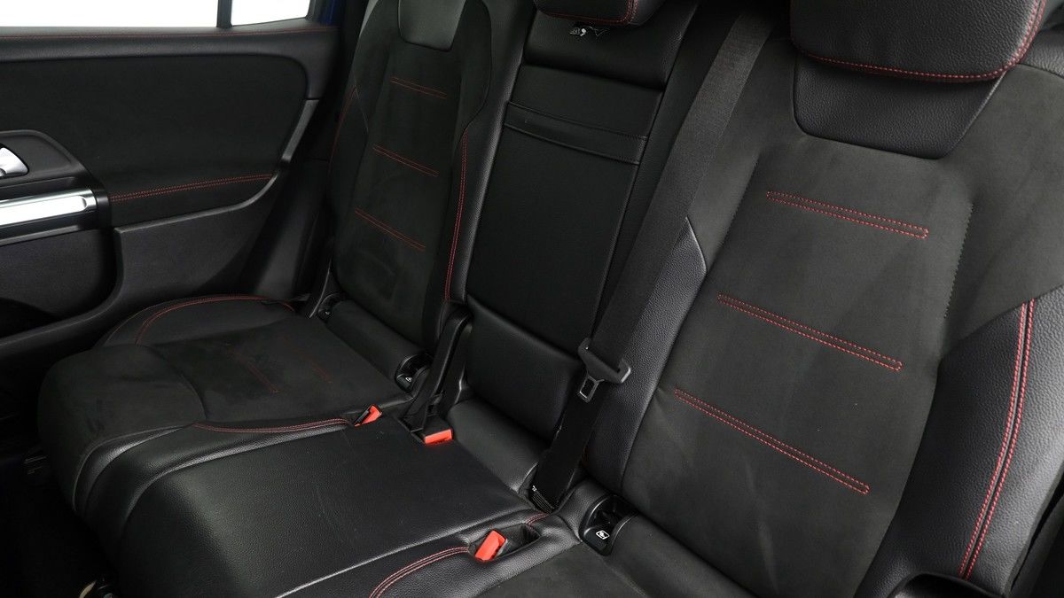 Mercedes-Benz GLB Image 5