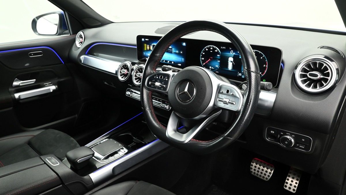 Mercedes-Benz GLB Image 3