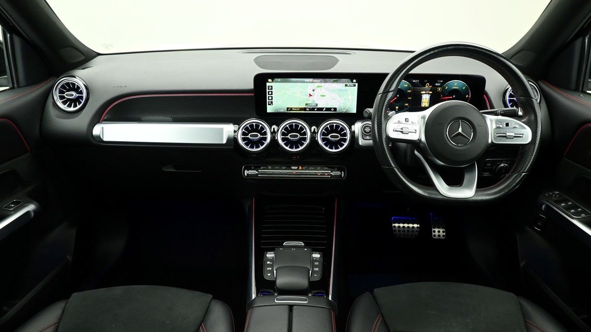 Mercedes-Benz GLB Image 14