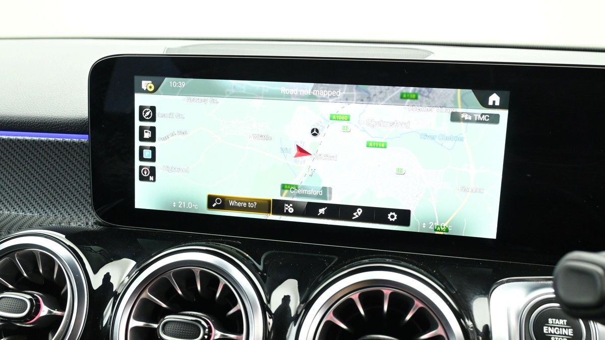 Mercedes-Benz GLB Image 11