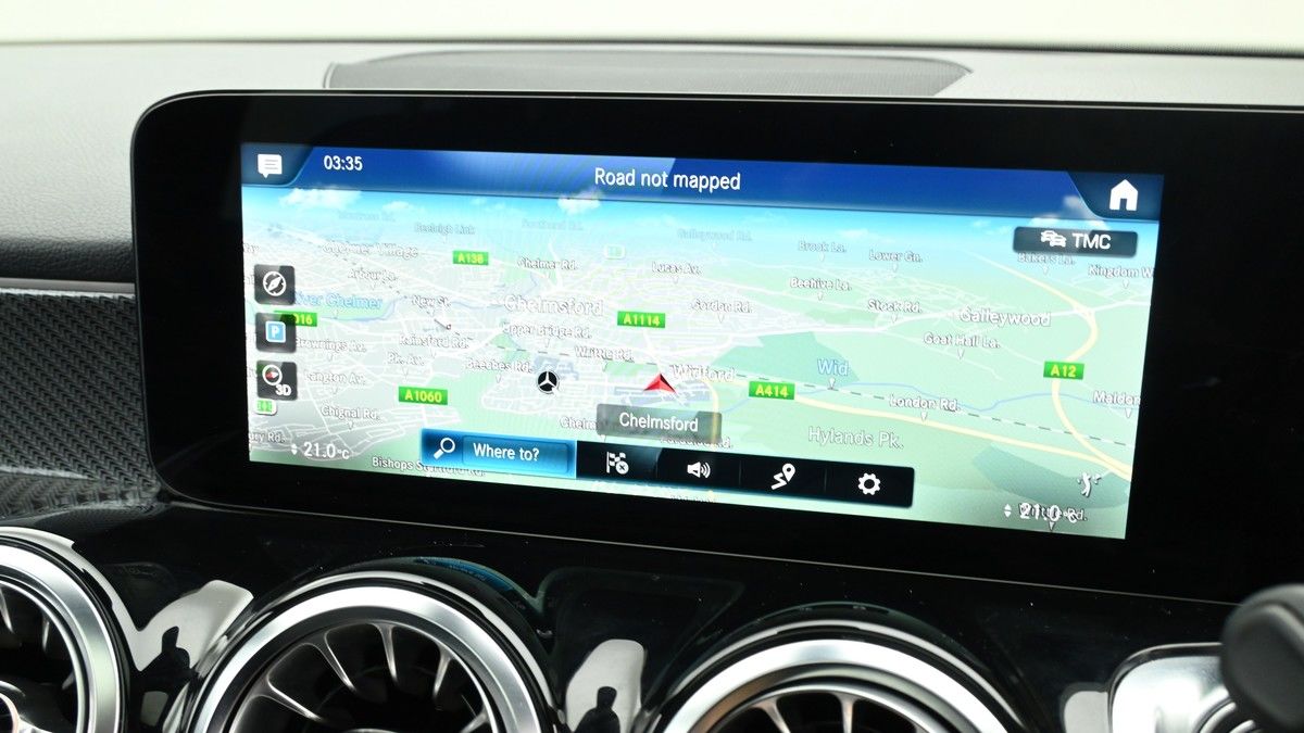 Mercedes-Benz GLB Image 11