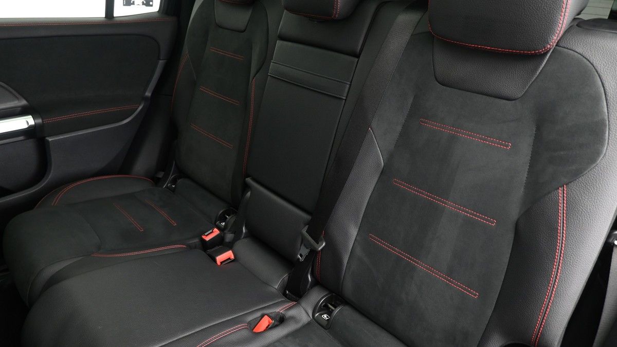 Mercedes-Benz GLB Image 5