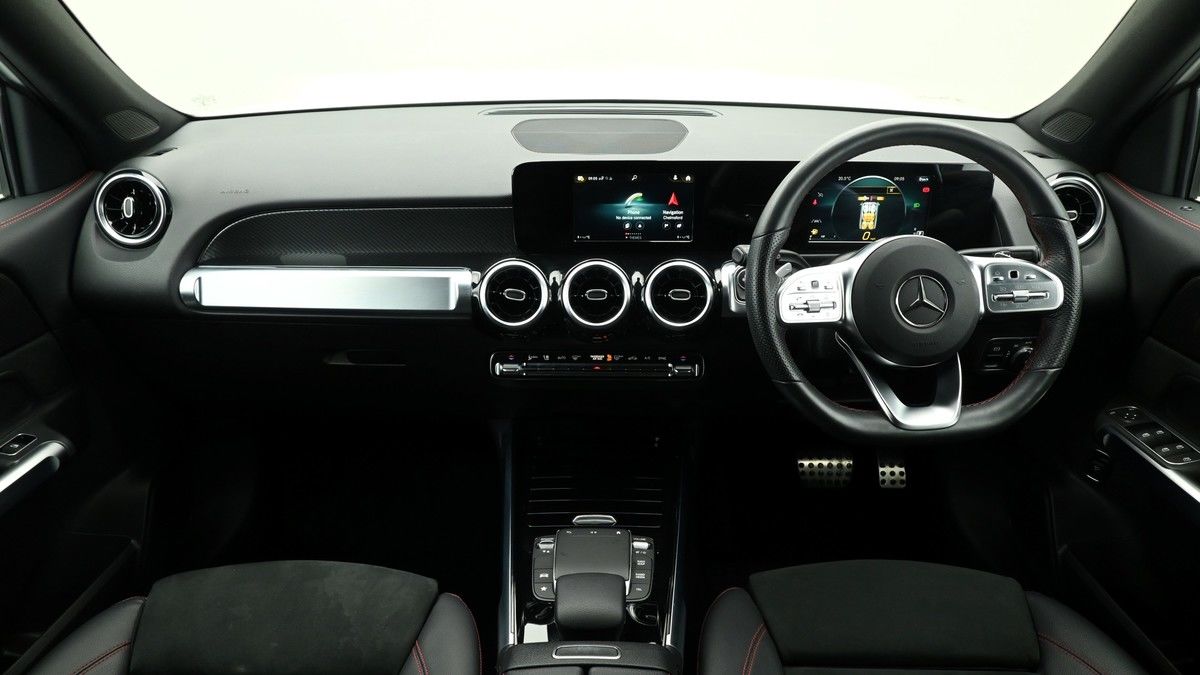Mercedes-Benz GLB Image 14