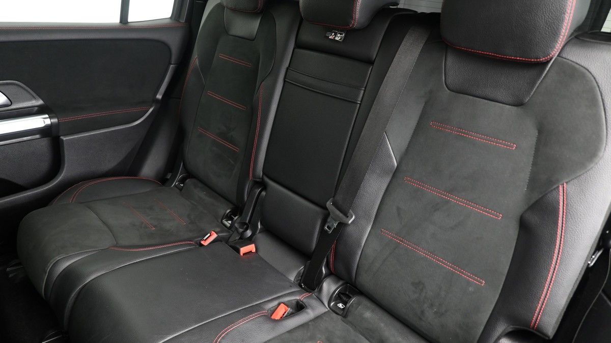 Mercedes-Benz GLB Image 5