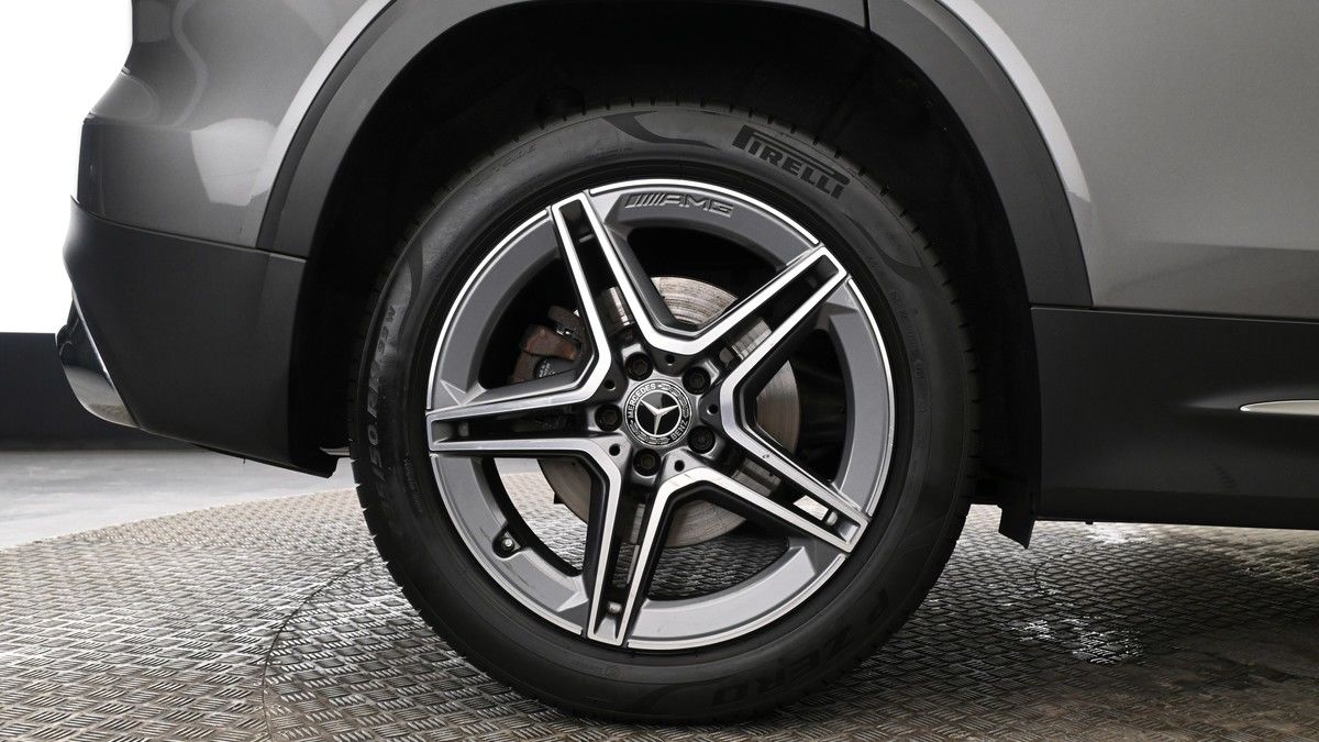Mercedes-Benz GLB Image 9