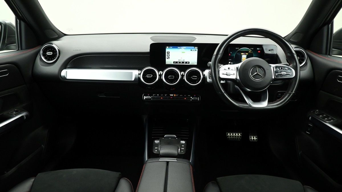 Mercedes-Benz GLB Image 14