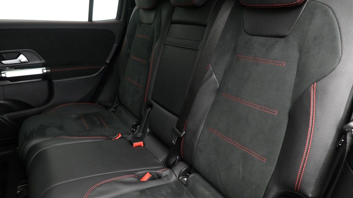 Mercedes-Benz GLB Image 5