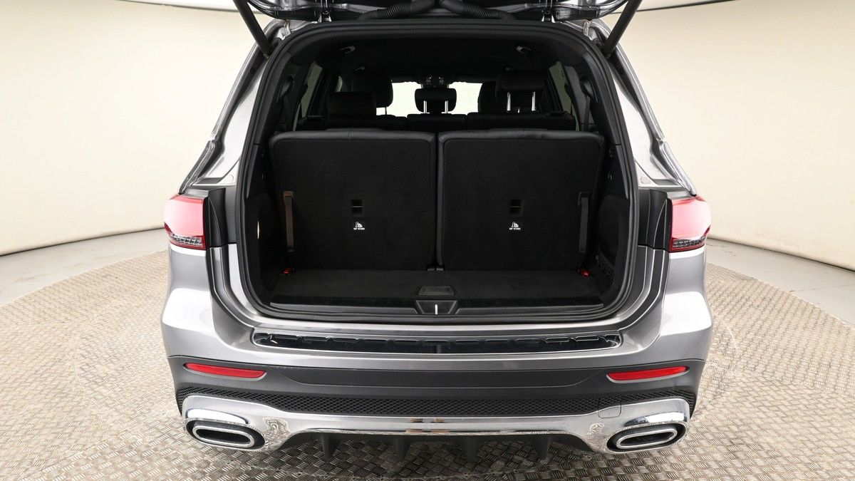 Mercedes-Benz GLB Image 10