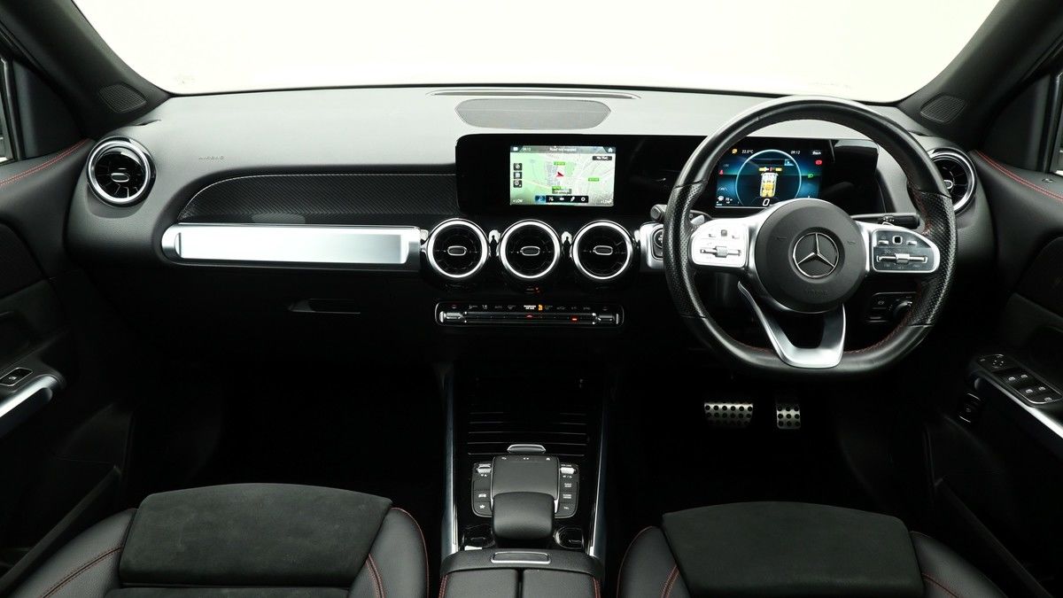 Mercedes-Benz GLB Image 14