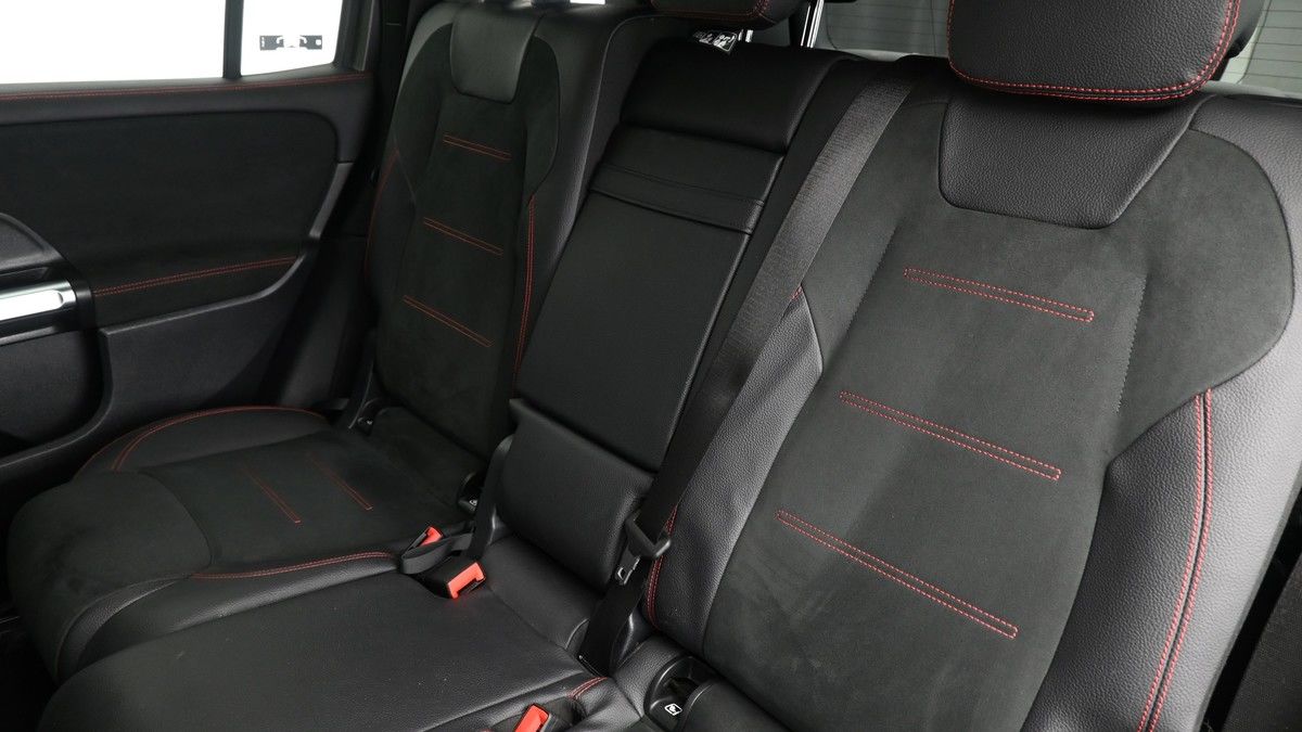 Mercedes-Benz GLB Image 5