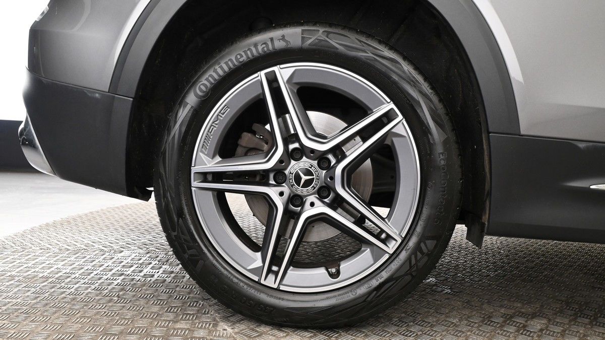 Mercedes-Benz GLB Image 9