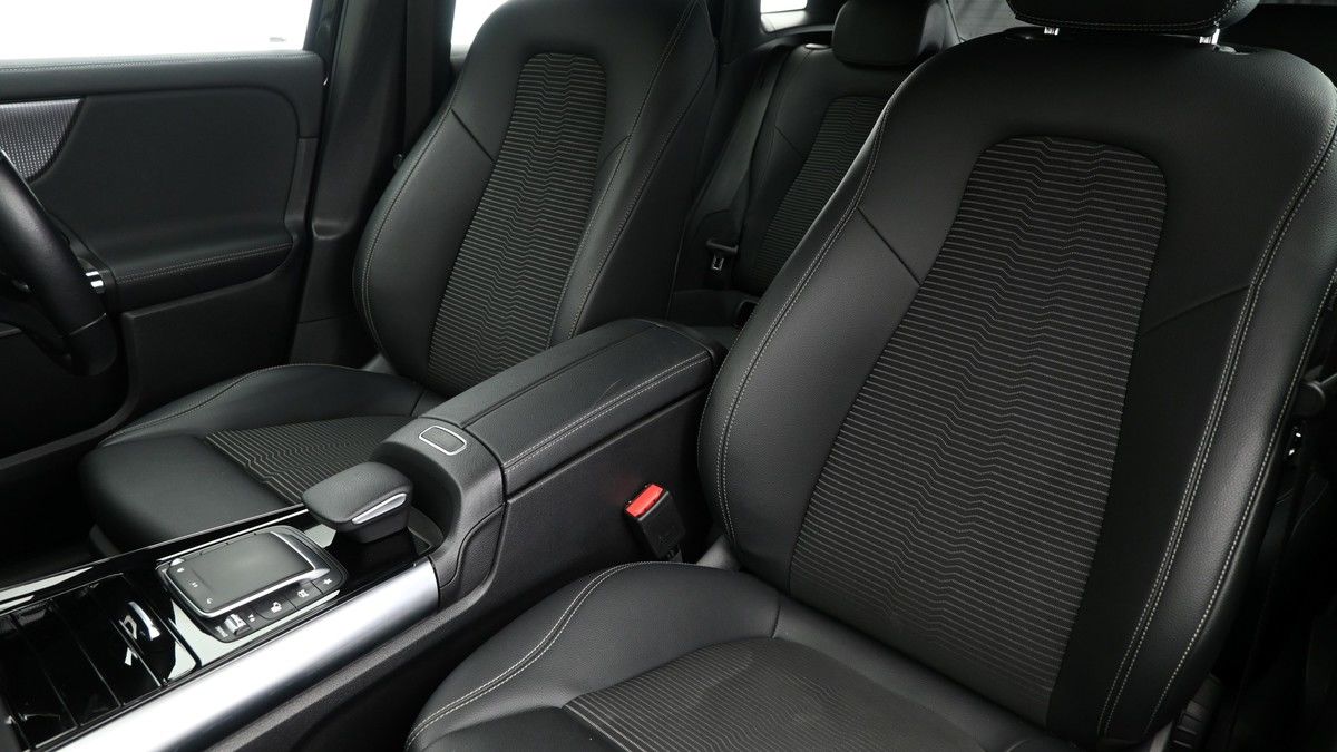 Mercedes-Benz GLA Image 4