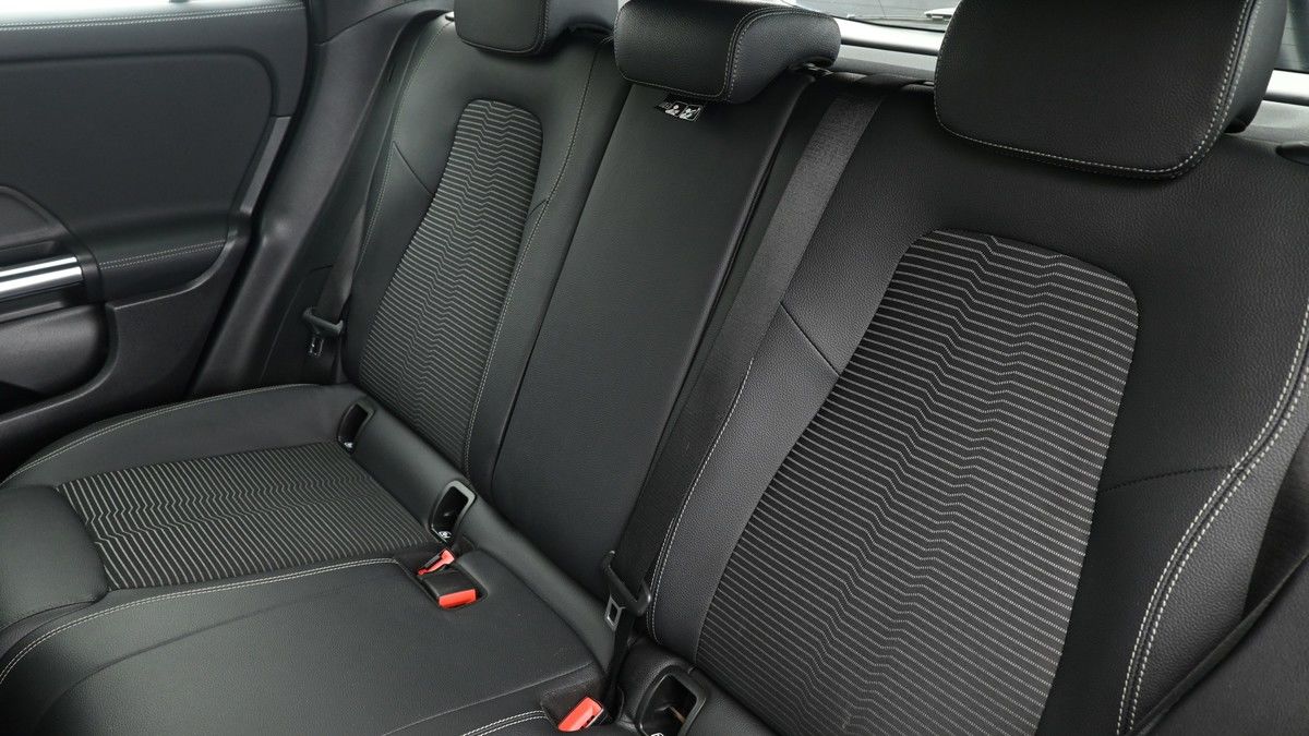 Mercedes-Benz GLA Image 5