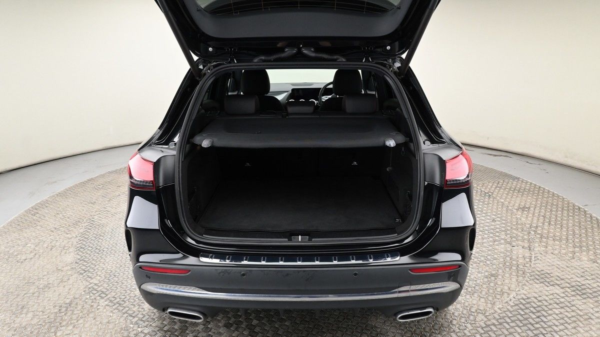 Mercedes-Benz GLA Image 9