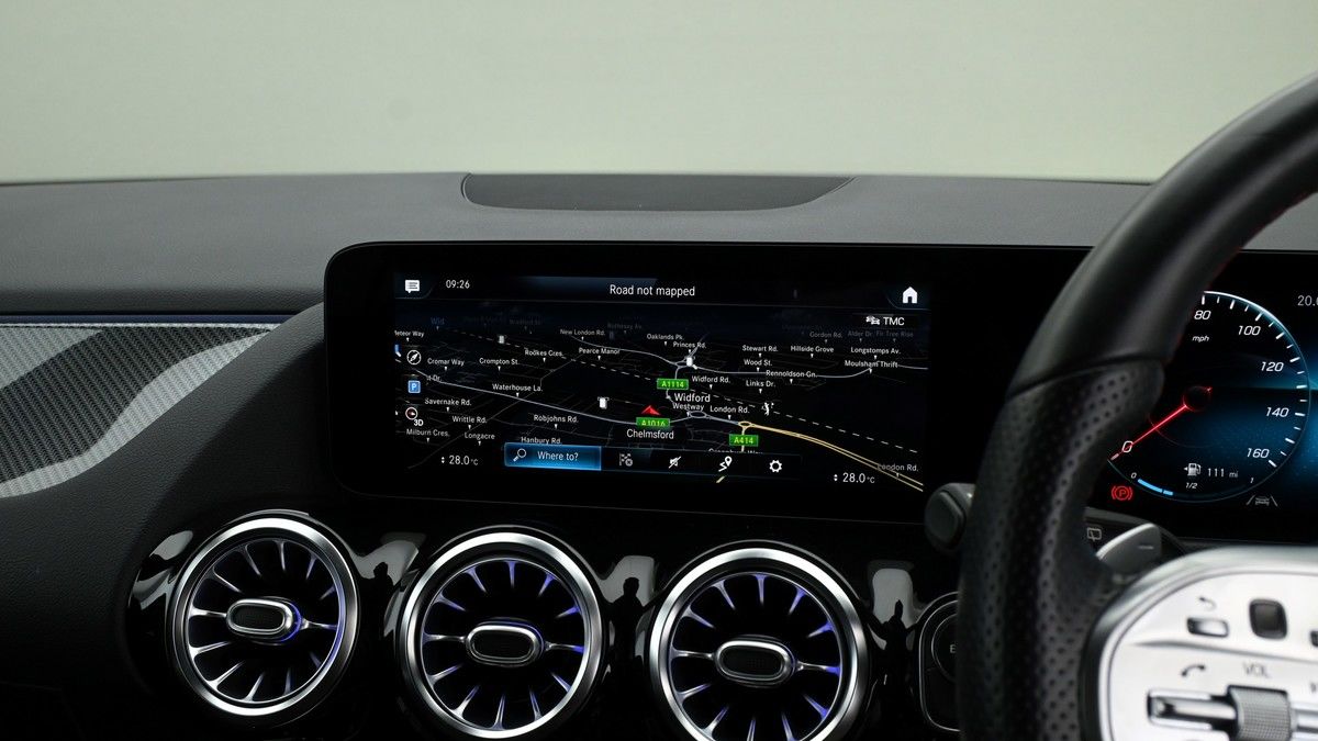 Mercedes-Benz GLA Image 10