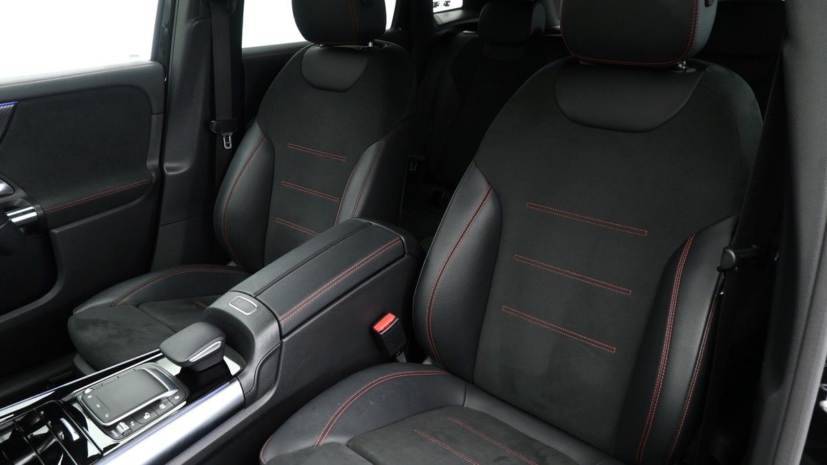 Mercedes-Benz GLA Image 3